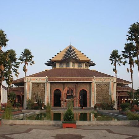 The Atrium Hotel & Resort Yogyakarta Melati Exterior photo