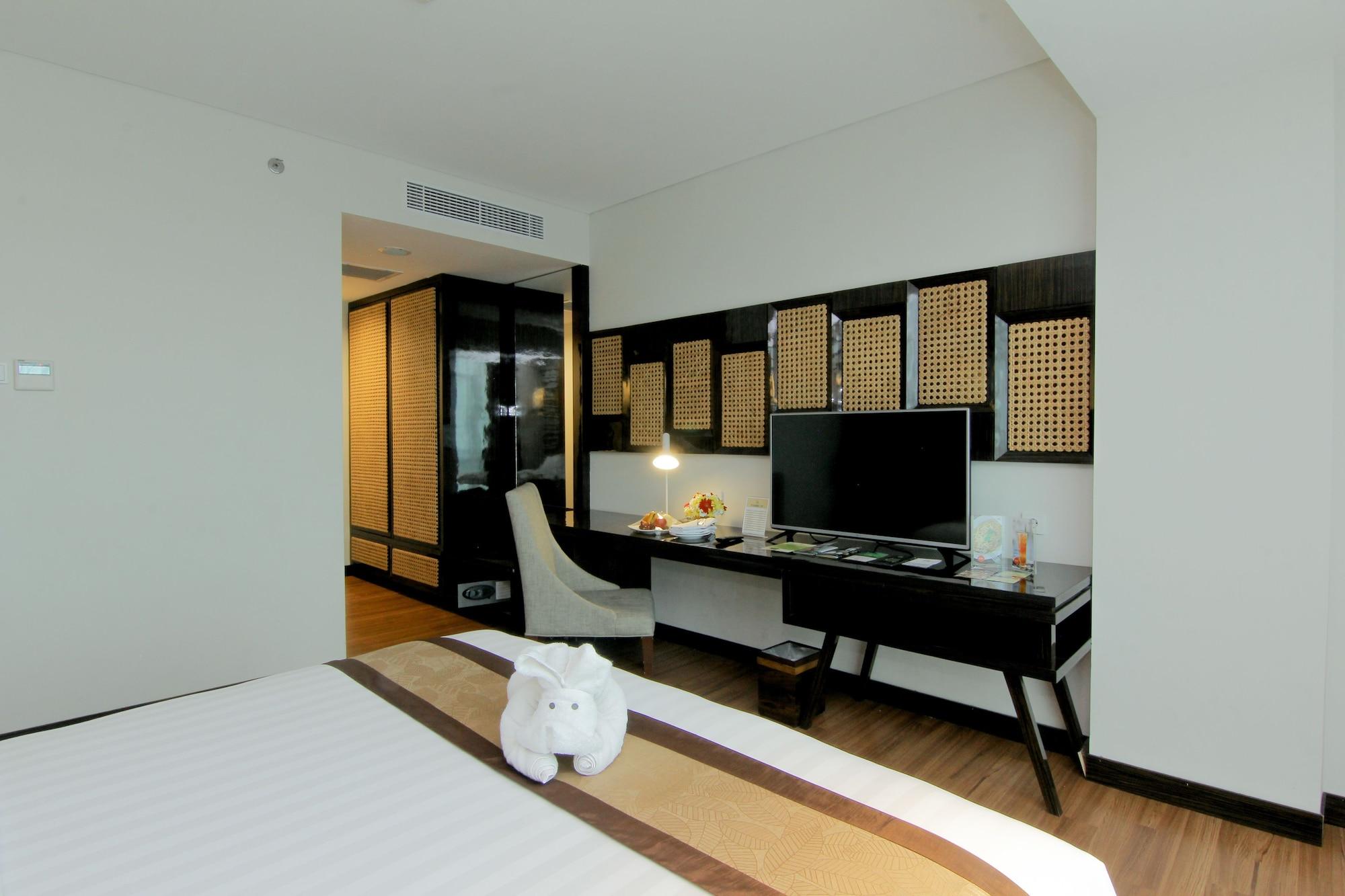 The Atrium Hotel & Resort Yogyakarta Melati Exterior photo