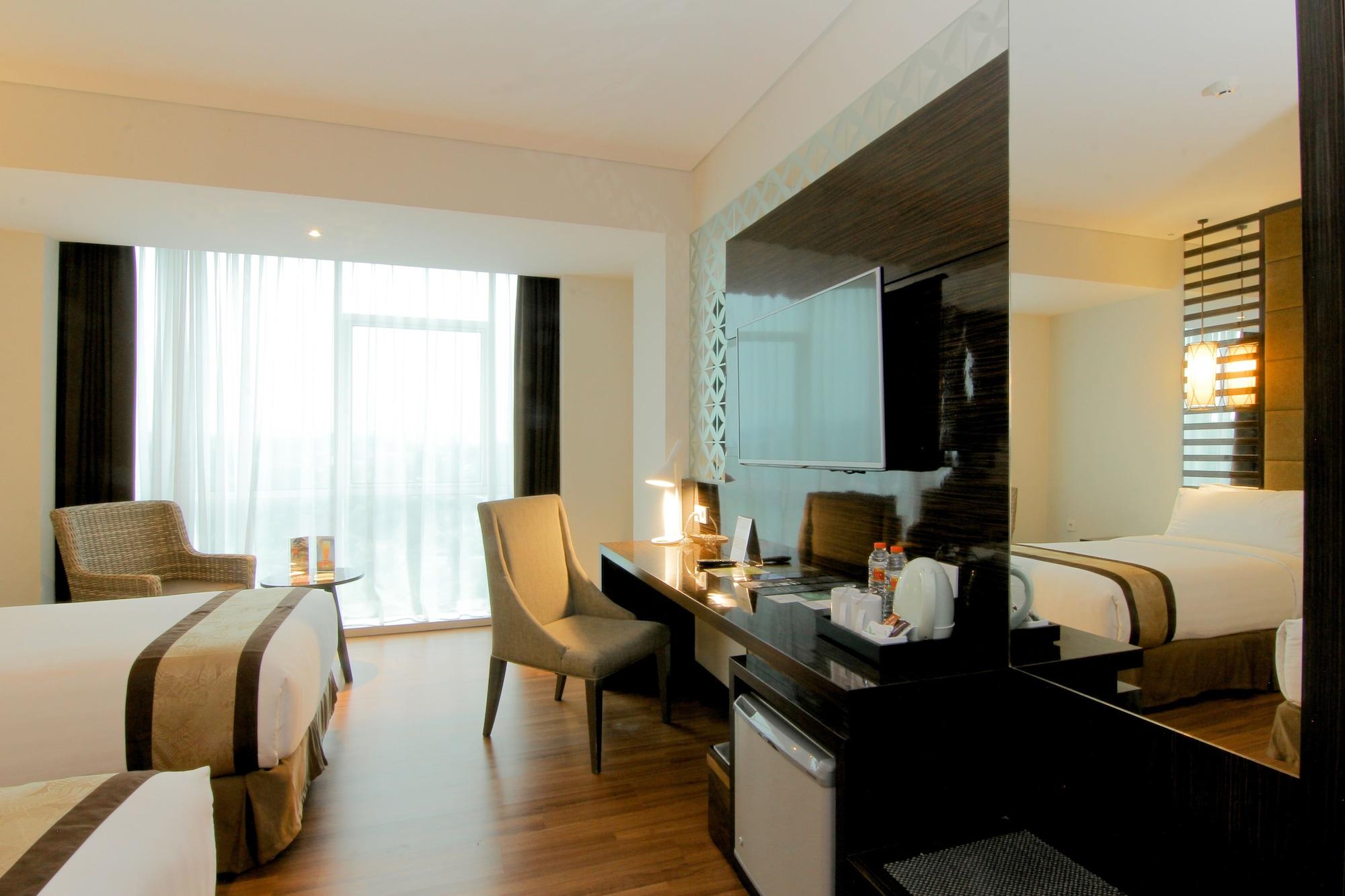 The Atrium Hotel & Resort Yogyakarta Melati Exterior photo